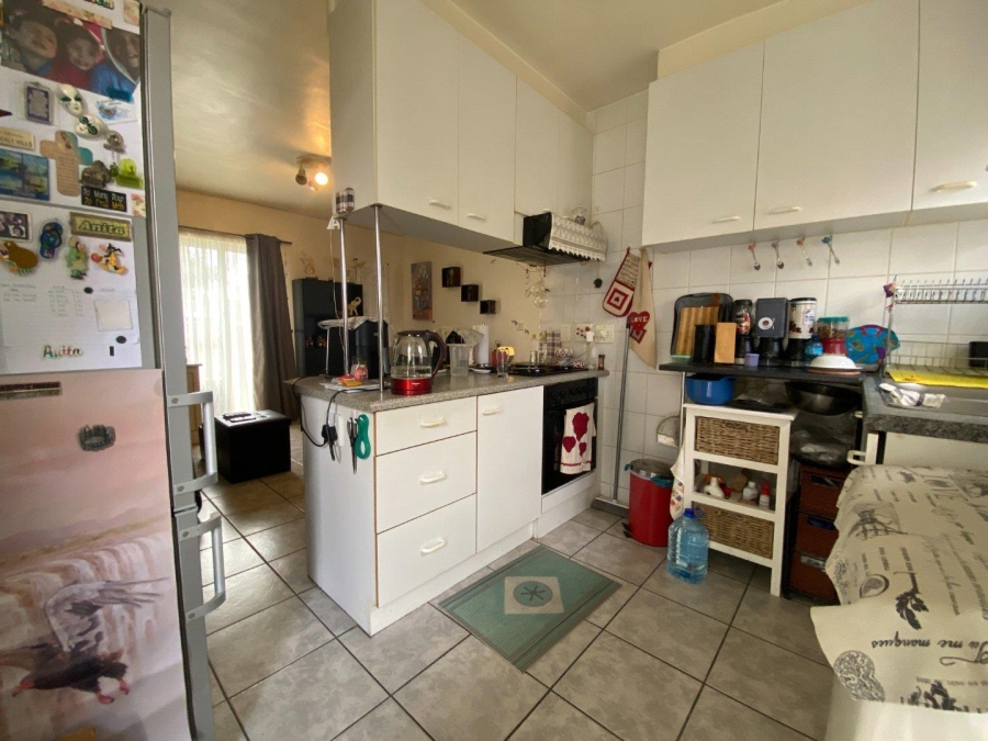 2 Bedroom Property for Sale in Oakglen Western Cape